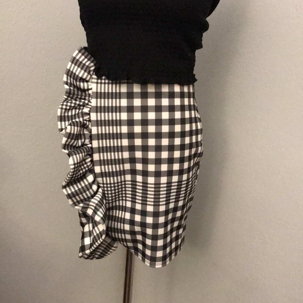 NWOT Misguided fitted skirt